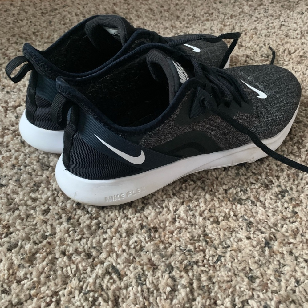 Women’s Nike Tennis Shoe